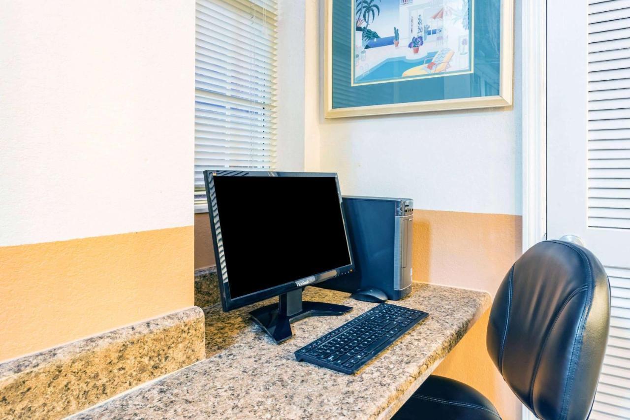 Howard Johnson By Wyndham Lake City Extérieur photo
