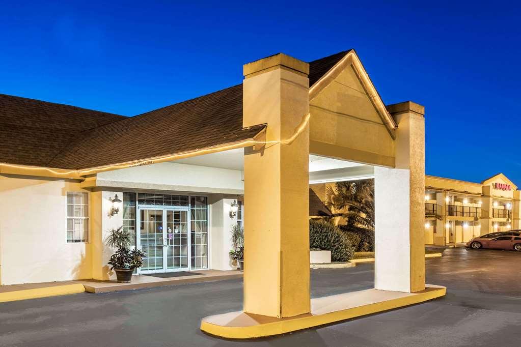 Howard Johnson By Wyndham Lake City Extérieur photo